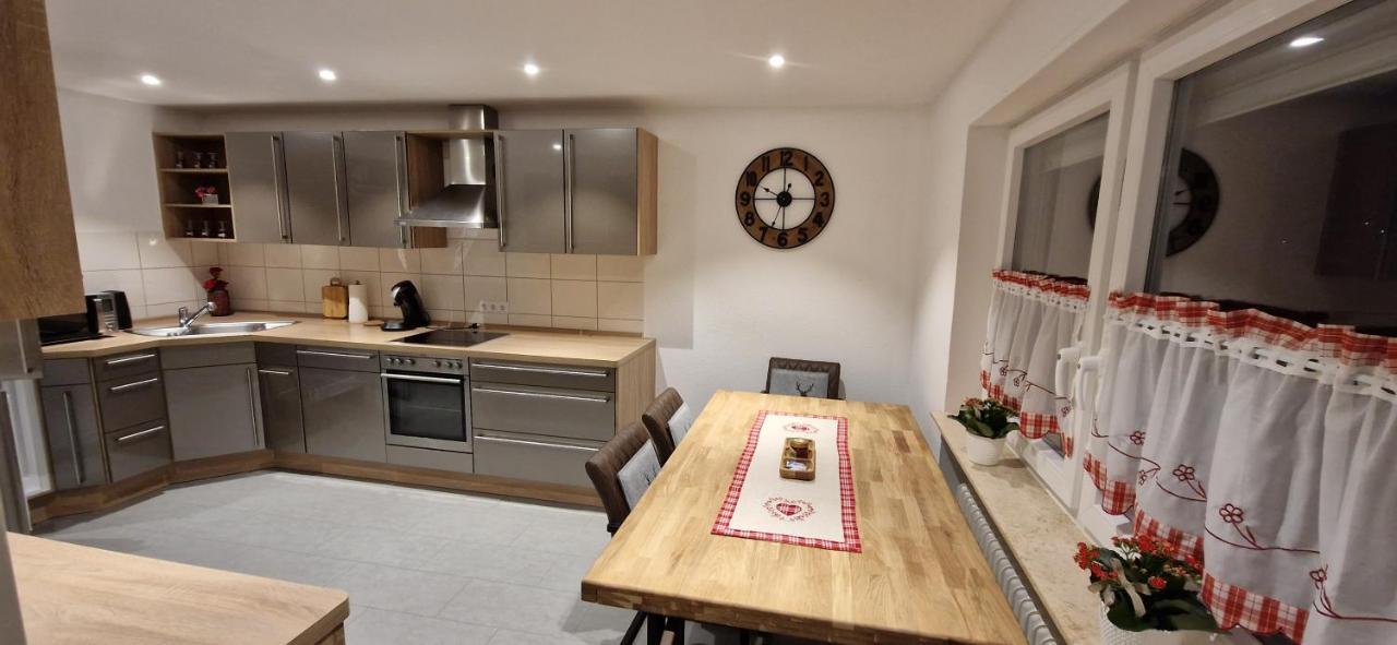 Renatas Ferienwohnung Wohnung David ザスバッハヴァルデン エクステリア 写真